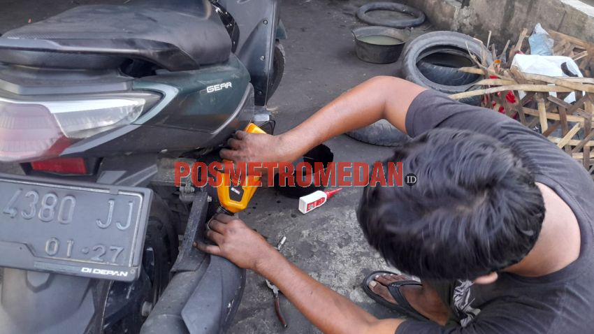 Biar Gak 'Turun Mesin' Jangan Telat Ganti Oli Motor Anda