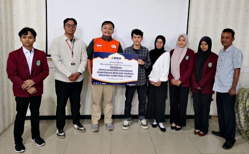 Bantu Pemulihan Pascabencana, BPKH dan Rumah Zakat Salurkan Dukungan Pendidikan bagi Mahasiswa UISU