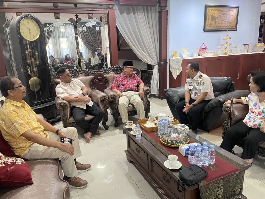 Kakanwil Imigrasi Sumut Silaturahmi ke Tokoh Masyarakat RE Nainggolan, Mohon Dukungan dalam Pengabdian