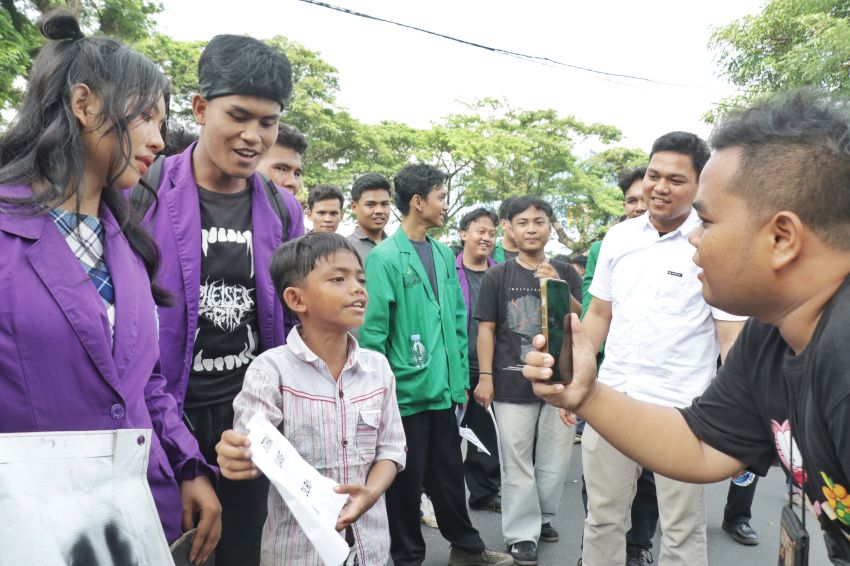 Kepung Lapangan Merdeka, Mahasiswa: Copot Kepala BGN Sumut Hentikan MBG, Lihat Foto-fotonya