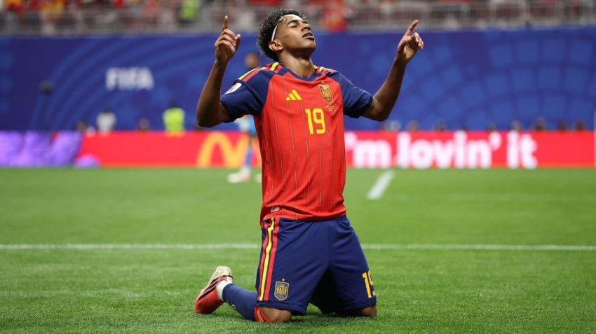 Lamine Yamal Cetak Gol Perdana di Piala Dunia, Ini Foto-foto Selebrasi yang Bikin Cewek-cewek Terpesona...
