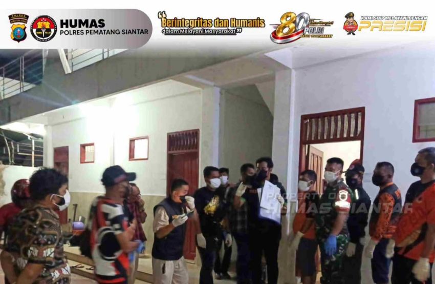 Polsek Siantar Timur Cek TKP Temuan Mayat di Rumah Kos
