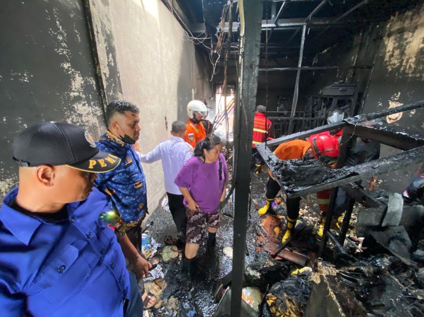 Asap Mengepul, Bangunan Ruko Terbakar