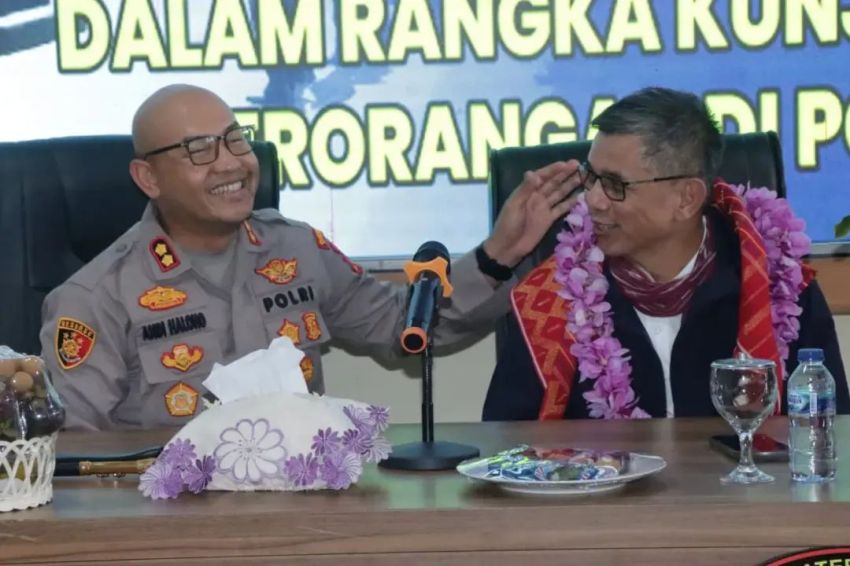 Hinca Panjaitan Ajak Polres Karo Tebarkan Keharuman Pelayanan, Kapolres: Bunga Simbol Harapan dan Kedamaian