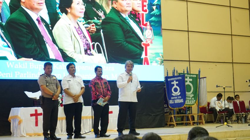 &lrm;Pemkab  Taput Tekankan Pembinaan Karakter dan 5 Pesan Emas pada Jambore Nasional HKBP
