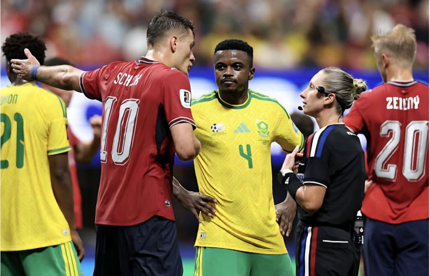 Untung Dihadiahi Penalti Wasit Wanita, Afrika Selatan vs Ceko Imbang 1-1