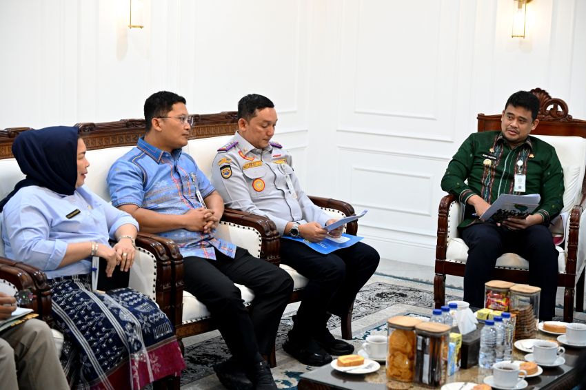 Gubernur Bobby Nasution Siap Jembatani Aspirasi Ojol ke DPR RI Asal Sumut