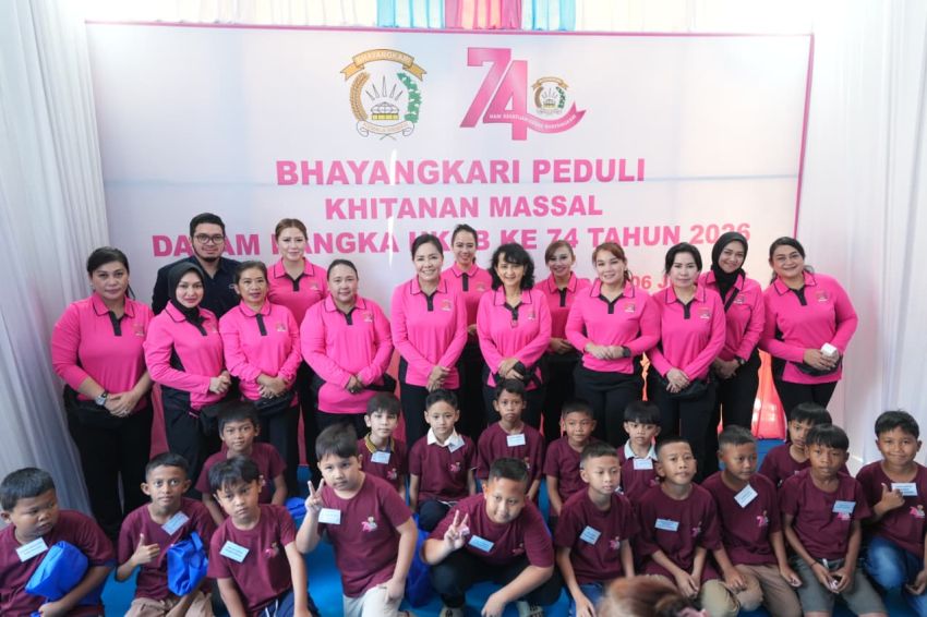 Khitanan Massal HKGB Ke-74, Bhayangkari dan Polrestabes Medan Peduli Masyarakat