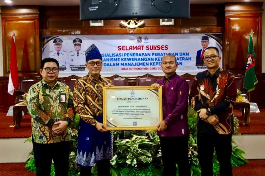 Wali Kota Tanjungbalai Dapat Penghargaan Dari Kepala BKN RI