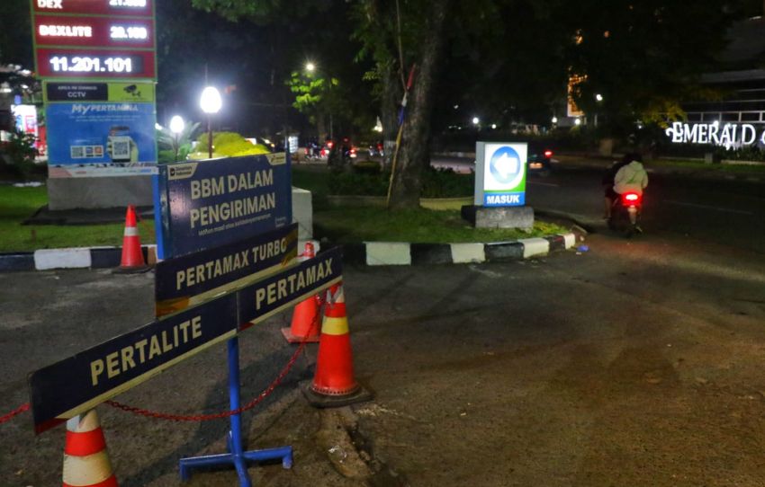 Warga Antre BBM Hingga Dini Hari di SPBU di Kota Medan