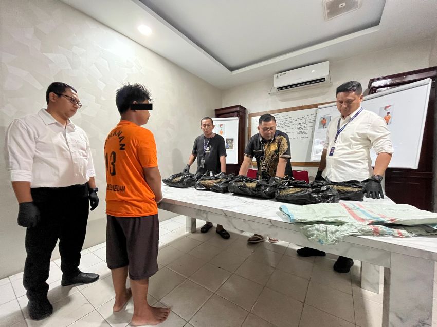 Polrestabes Medan Sita 9 Kg Ganja, Dua Bandar Asal Madina Kini Diburu
