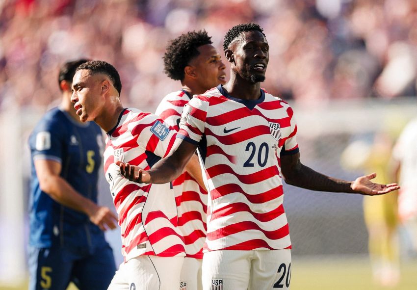 Amerika Serikat Melaju, Folarin Balogun Kena Kartu Merah
