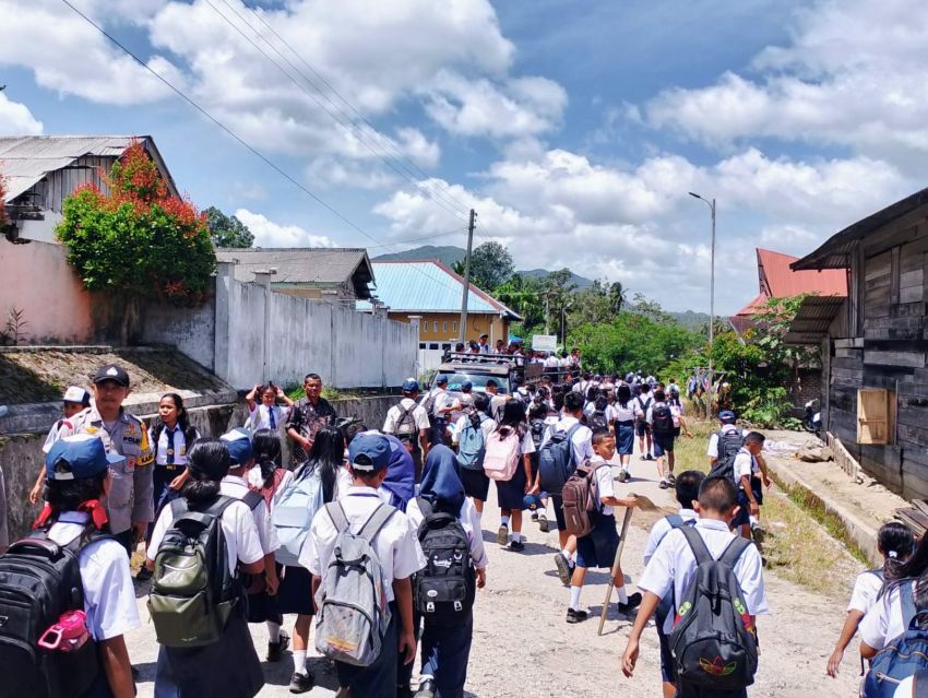 Pos Padat Siang Polsek Siempat Nempu, Wujudkan Keselamatan Pelajar dan Kelancaran Arus Lalu Lintas