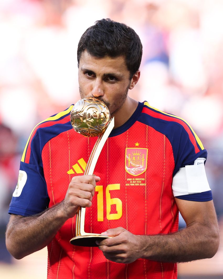 Rodri Raih Bola Emas, Gagalkan Gelar Ketiga Messi