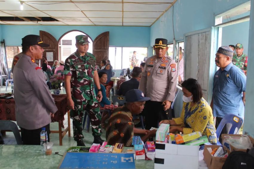 Dandim 0207/Simalungun dan Kapolres Tinjau Pelayanan Kesehatan dan Trauma Healing Pascabencana