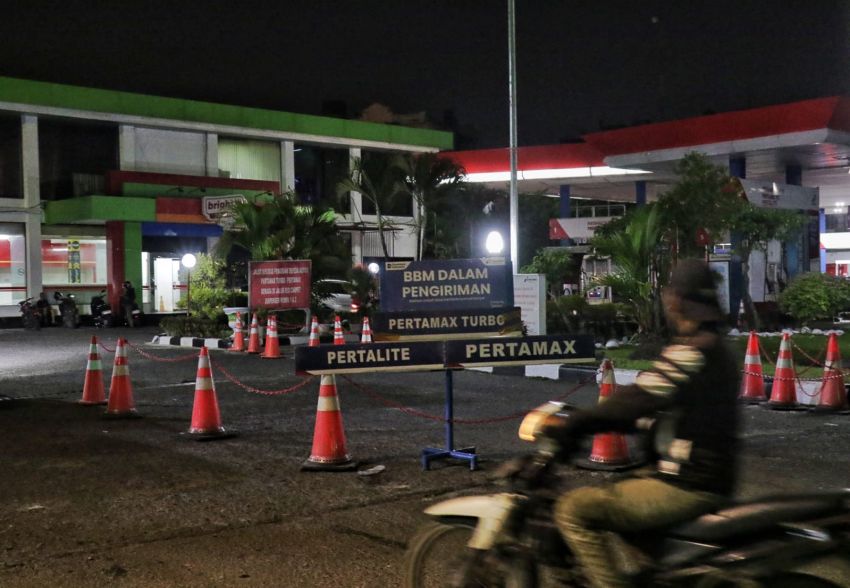 Warga Antre BBM Hingga Dini Hari di SPBU di Kota Medan