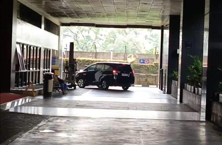 Bupati Langkat Syah Afandin Dibawa Lewat Basement Gedung Merah Putih KPK