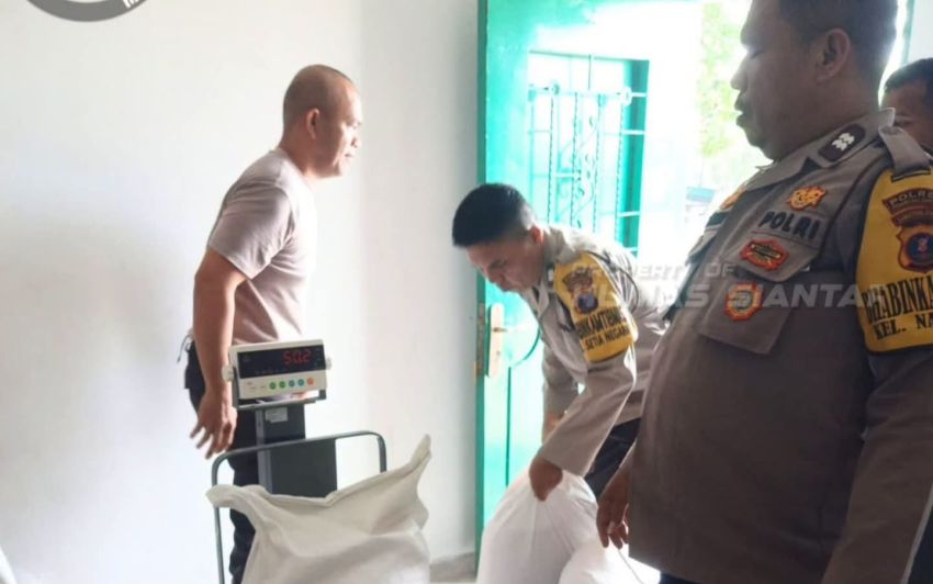 Polsek Siantar Martoba Dampingi Petani Binaan Jual Hasil Panen ke Bulog Cabang Pematangsiantar