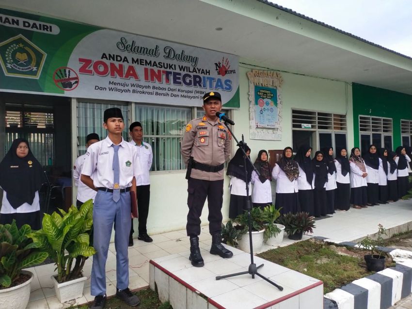 Kapolsek Sidikalang Kota Ajak Pelajar MAN Dairi Tolak Bullying, Narkoba dan Judi Online