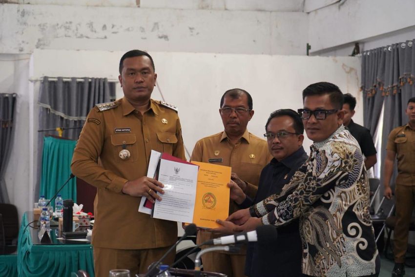 Bupati Toba Sampaikan Nota Pengantar Ranperda Tentang Pertanggungjawaban APBD TA 2025
