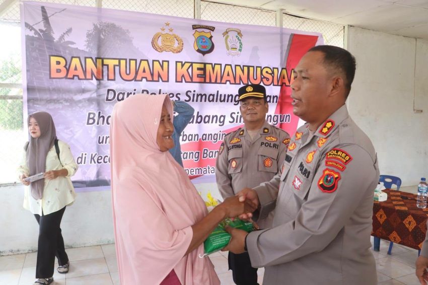 Kapolres Simalungun AKBP Marganda Aritonang Salurkan Bantuan Kemanusiaan