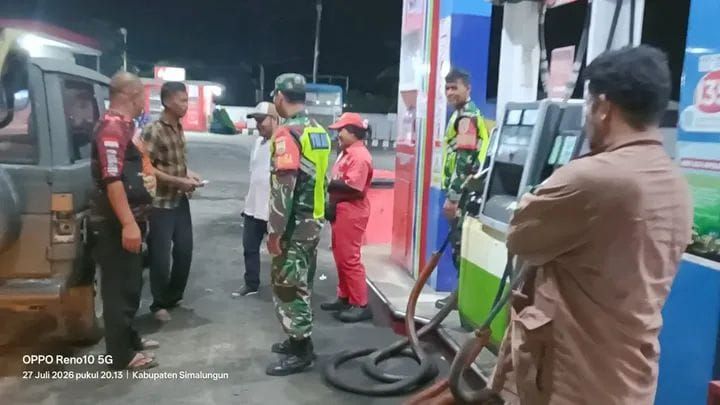 Patroli Siskamling Koramil Tiga Balata Jaga Keamanan Wilayah