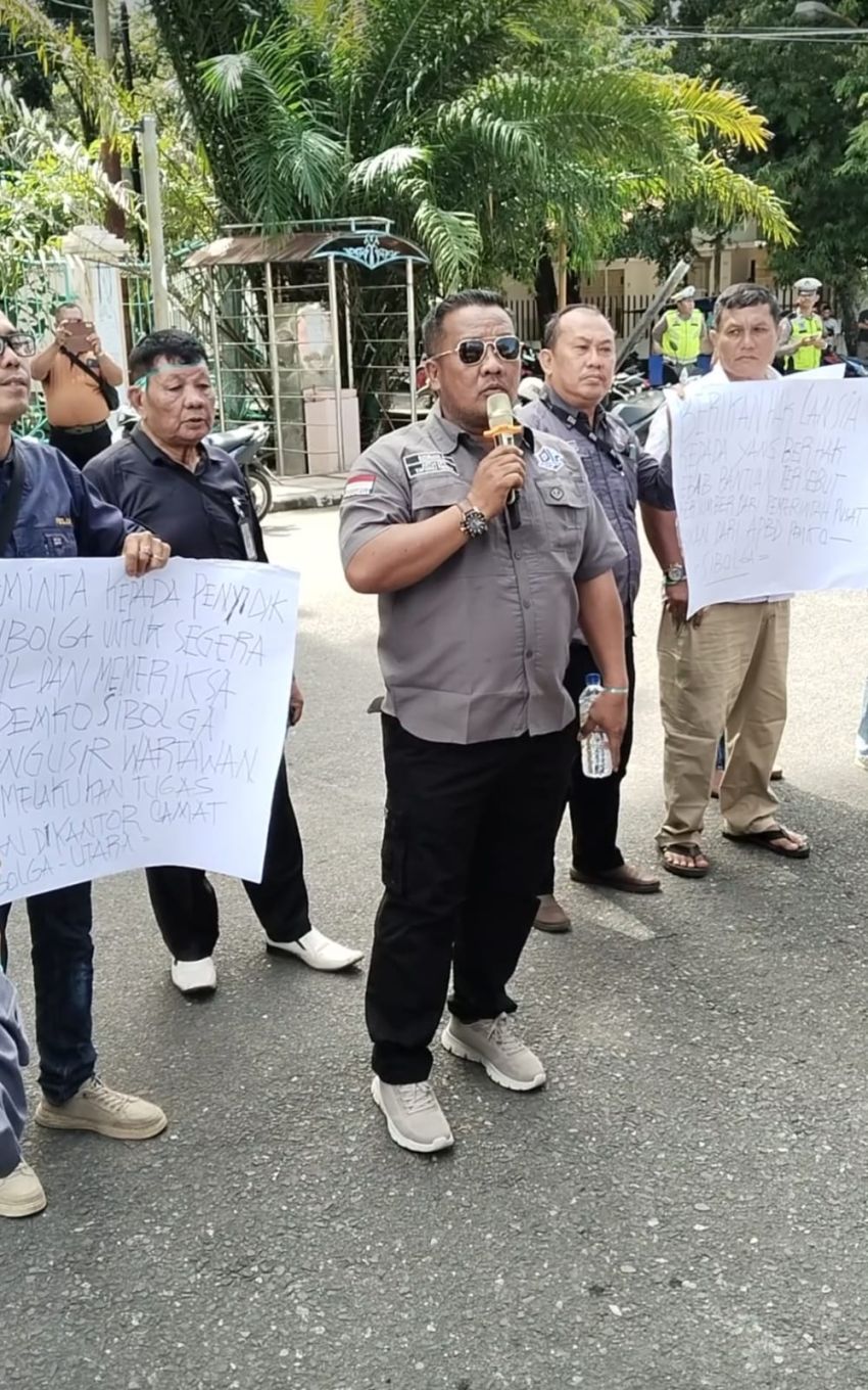 Aksi Damai Wartawan Sibolga-Tapteng Tak Direspons Pemko Sibolga, Gubernur dan Ombudsman Didesak Tindak Tegas Pelanggaran Hukum