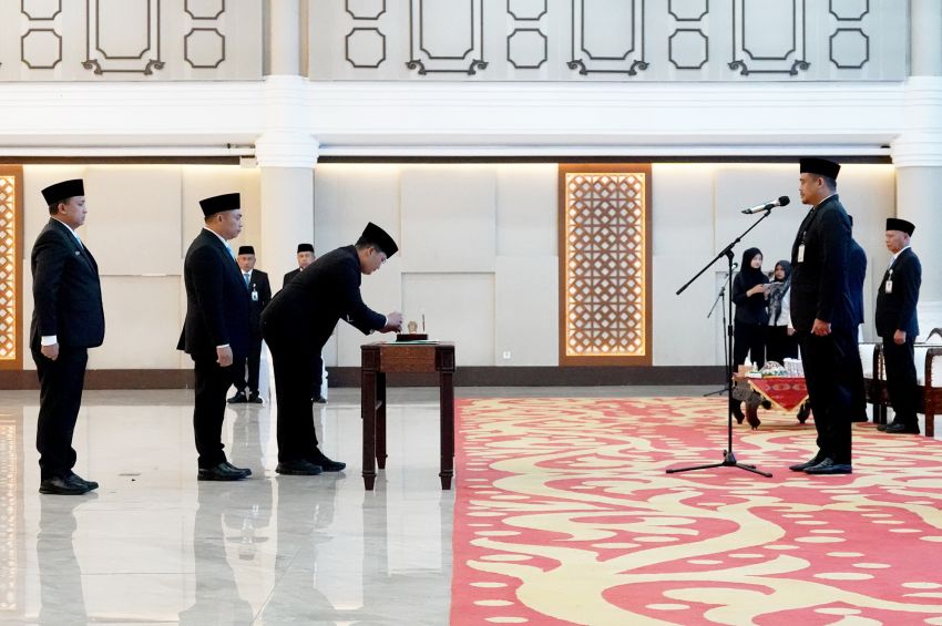 Bobby Nasution Lantik 8 Pejabat Eselon II