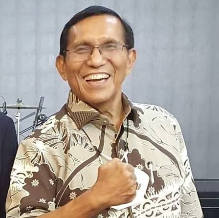 Mengenal Lebih Dekat Sosok Djasarmen Purba, S.H, Sang Mantan Sopir Taksi