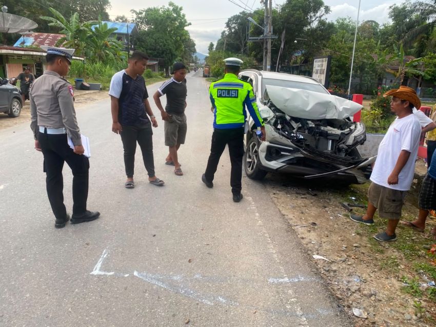 Kecelakaan Beruntun di Jalan Sibolga-Barus, 17 Orang Luka-luka