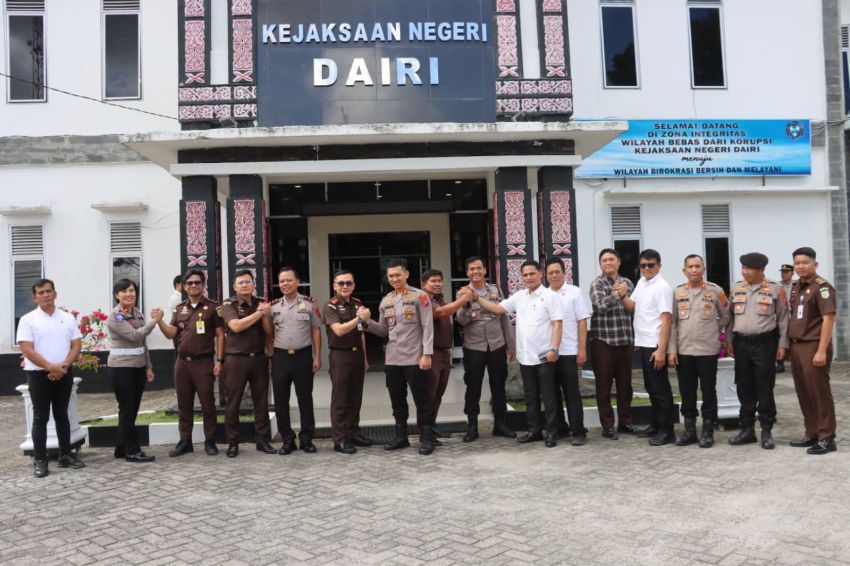Kapolres Dairi Sambangi Kejari Setempat Merajut Soliditas Antar Aparat Penegak Hukum