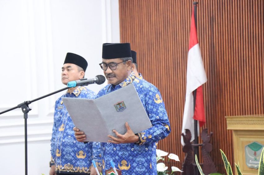 Amir Hamzahi Lantik Sejumlah Pejabat, Tegaskan Jabatan Merupakan Amanah untuk Melayani Masyarakat