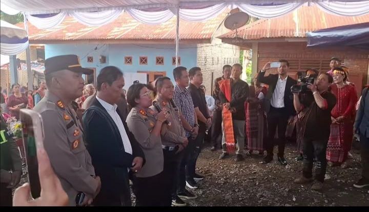 Kapolres Samosir Hadiri Acara "Mangongkal Holi" di Tarabunga