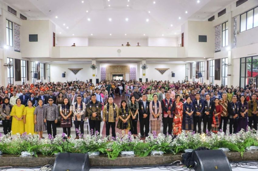 Wali Kota Wesly Sampaikan Pendidikan Rohani yang Kuat Jadi Investasi Terbaik