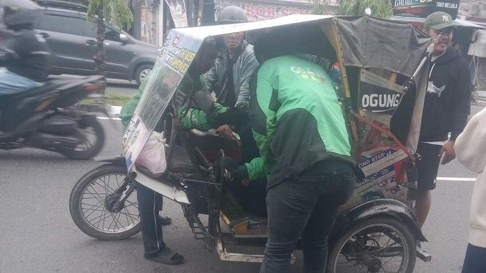 Ojol Cewek Tunarungu Ditabrak Angkot, Sepeda Motornya Dicuri
