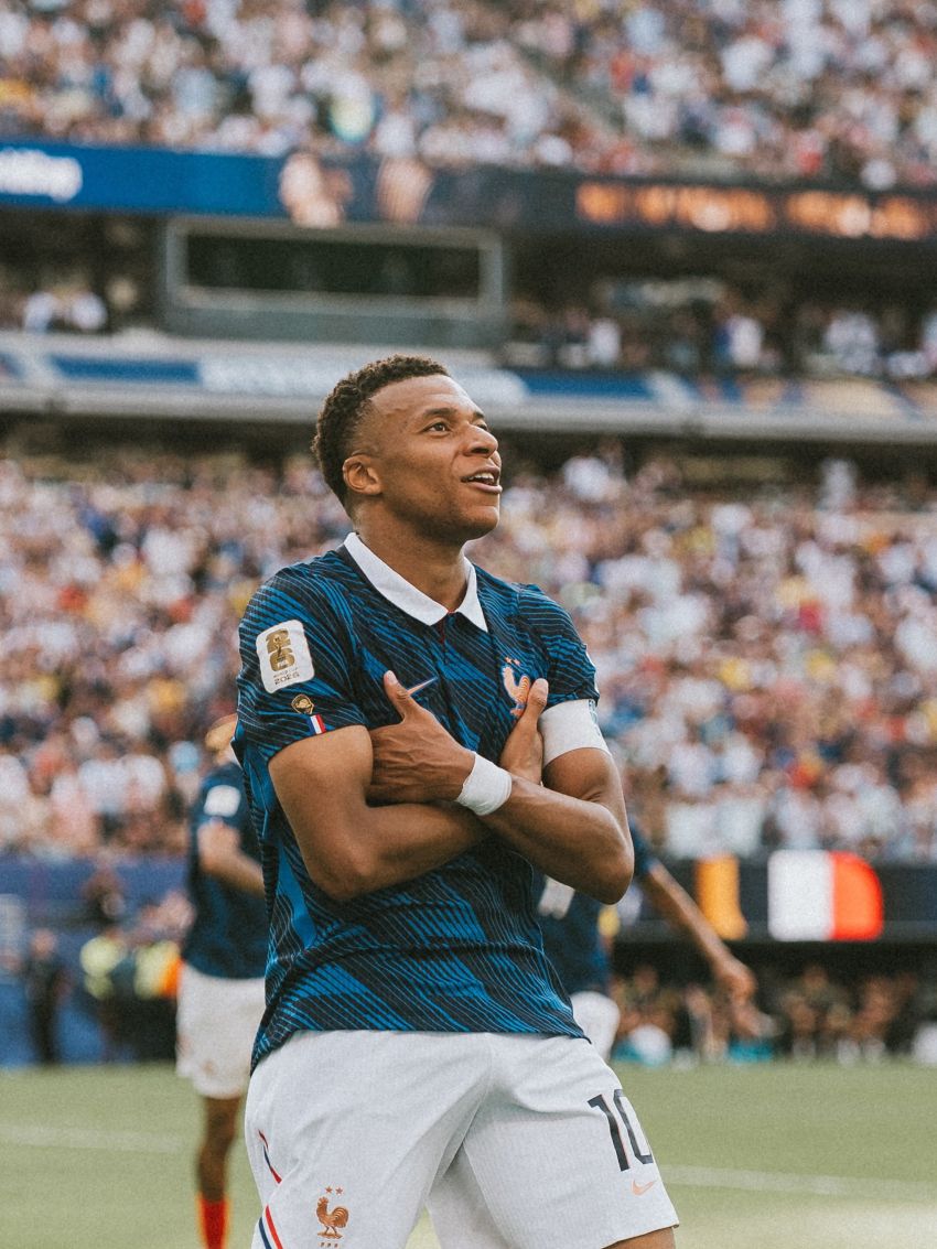 Panas! Kylian Mbappe dan Lionel Messi Berebut Golden Boot