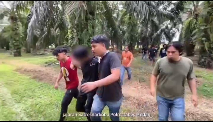 Jejak Terendus dari Pengungkapan 6 Bulan Lalu: Disimpan di Dinding Mobil, Kabur ke Sawit-sawit