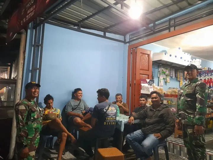 Patroli Malam Koramil 11 Perkuat Keamanan Parapat, Warga Diajak Waspada dan Remaja Diimbau Jauhi Narkoba