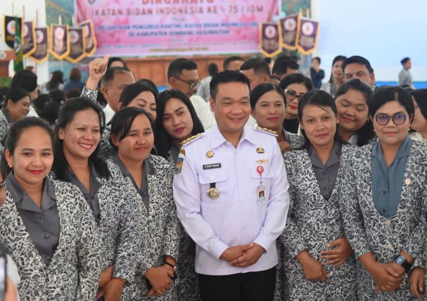 Bupati Humbahas Hadiri Peringatan HUT ke 75 Ikatan Bidan Indonesia