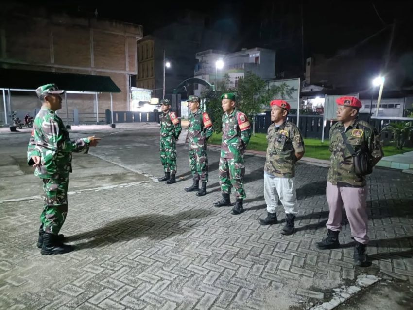 Patroli Siskamling Koramil Saribu Dolok Bareng Komduk, Perkuat Keamanan Malam dan Cegah Aksi Kriminalitas di Silimakuta