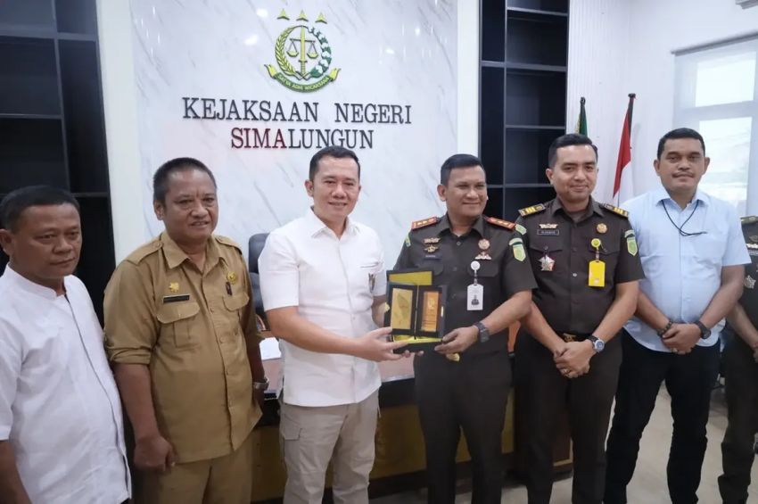 Memangkas Jarak, Menyapa Masyarakat