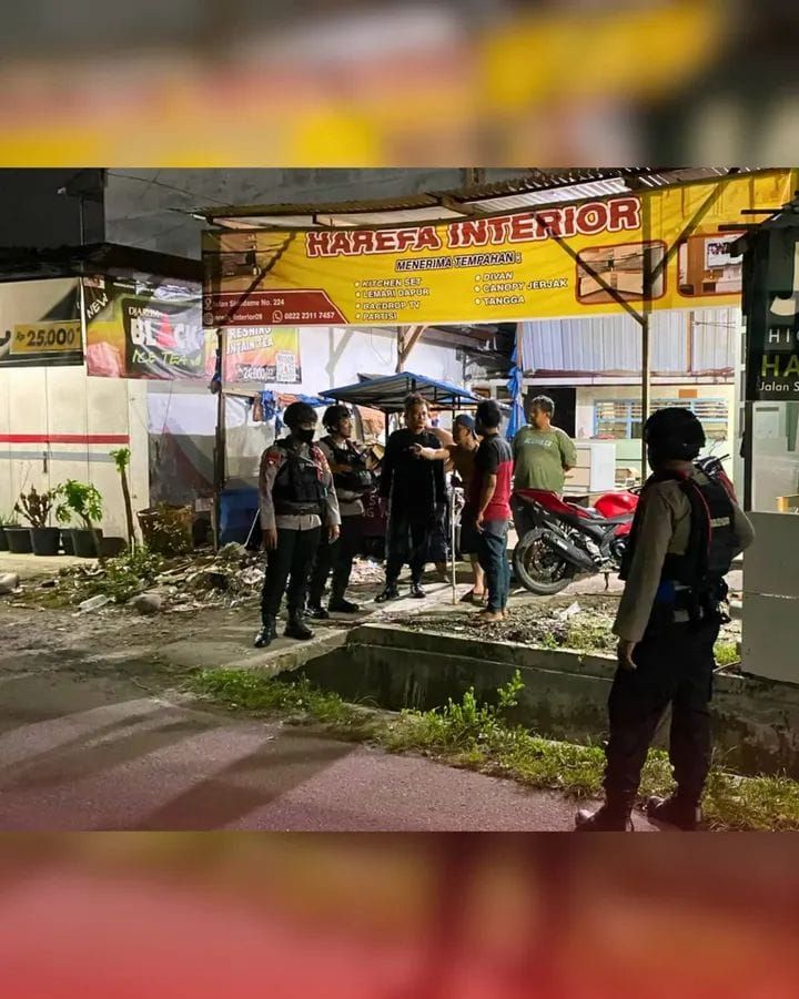 Tim Patroli Mandiri Brimob Sisir Jalur Rawan Medan hingga Dini Hari