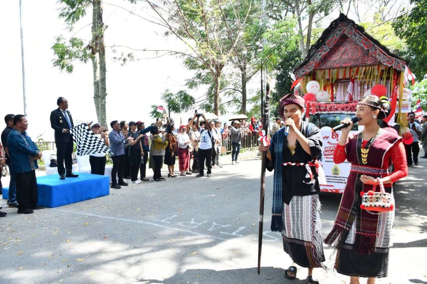 Semarak Kemerdekaan di Samosir, Mobil Hias OPD dan Instansi Lainnya Tampil Penuh Kreativitas