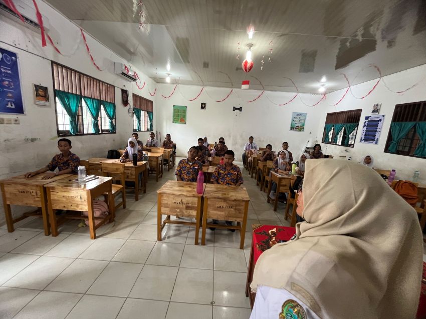 Kepsek Teti Dian Sari Dongkrak Kualitas SMAN 21 Medan dengan Membentuk Kelas Unggulan