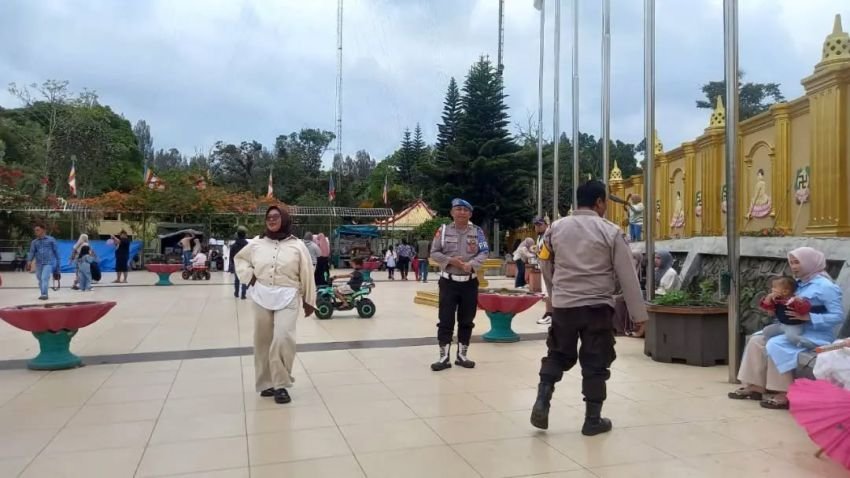 Polsek Barusjahe Tingkatkan Pengamanan Wisata di Pagoda Lumbini