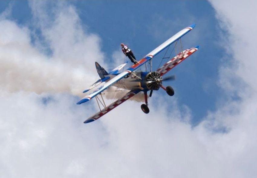 Setahun Setelah Stroke, Nenek 97 Tahun Pecahkan Rekor Dunia Wing Walk