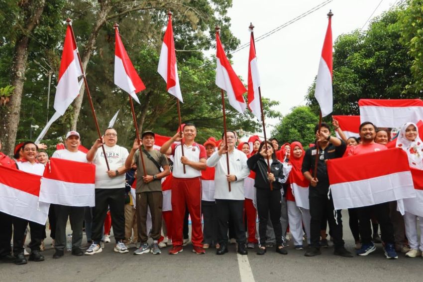 Wali Kota Wesly dan Ketua TP PKK Ny Liswati Hadiri CFD