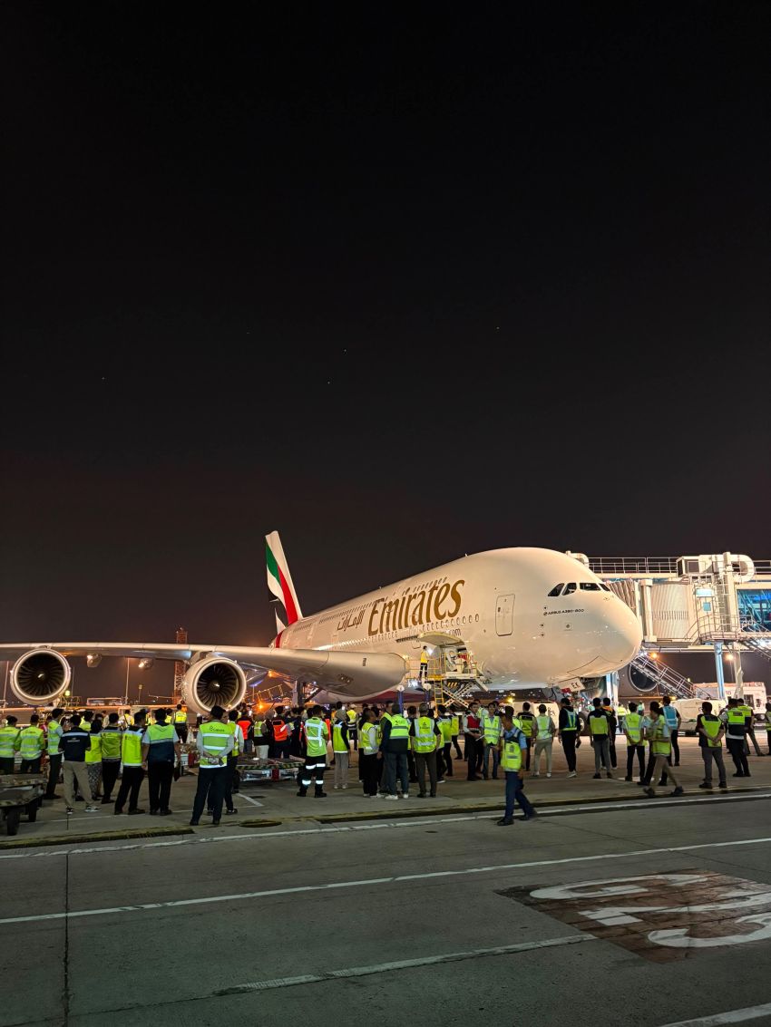 Pesawat Raksasa Airbus A380 Mendarat Perdana di Bandara Soetta