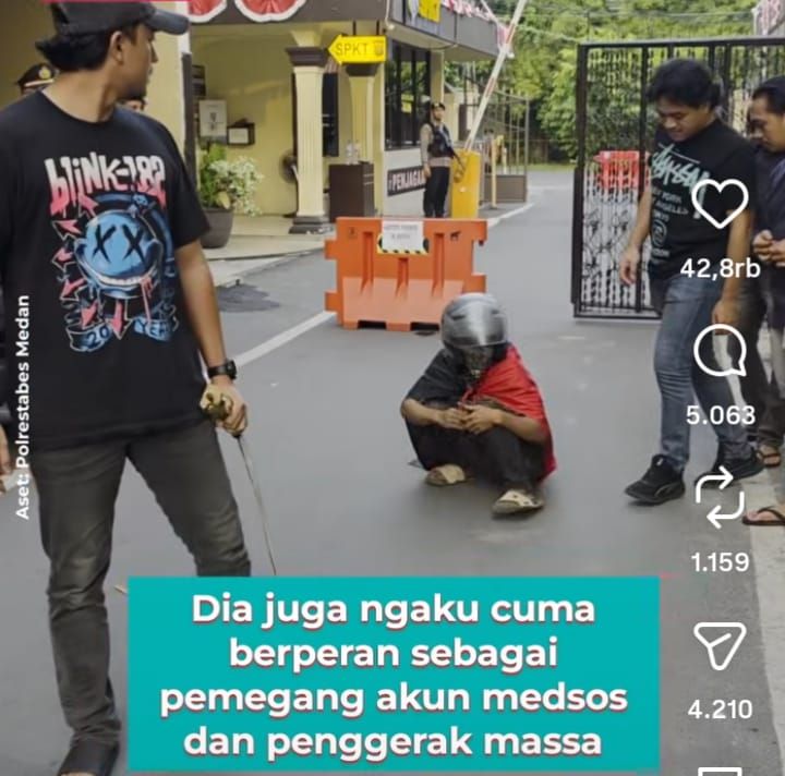 Cep..Cep..Ikut Geng Motor, Pamer Celurit di Jalanan, Begitu Ditangkap Suruh Mlaku Ndhodhok