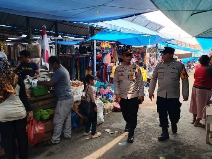 Kapolsek Tiganderket Sambangi Warga, Wujudkan Situasi Kamtibmas Kondusif